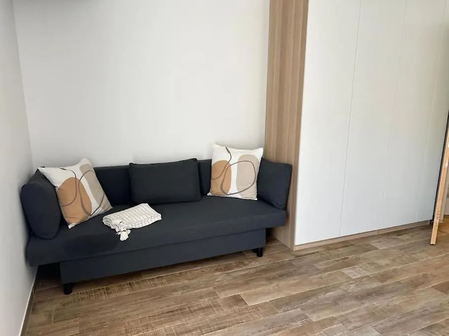Studio Independant Tout Equipe Mirabeau 法国